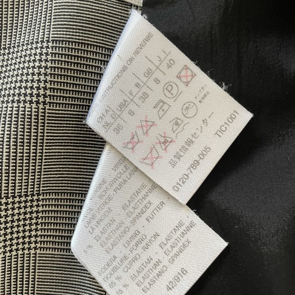 MaxMara suit Blazer and Skirt - Picture 9 of 9